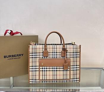 Bagsaaa Burberry Medium Freya Tote Beige - 40 x 16 x 30cm