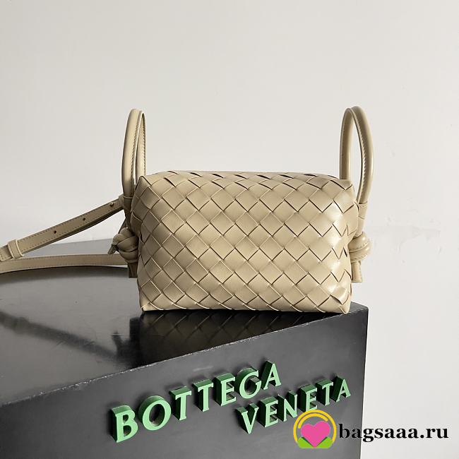 Bagsaaa Bottega Veneta Top Handle Loop 796615 Beige - 13x21x13cm - 1