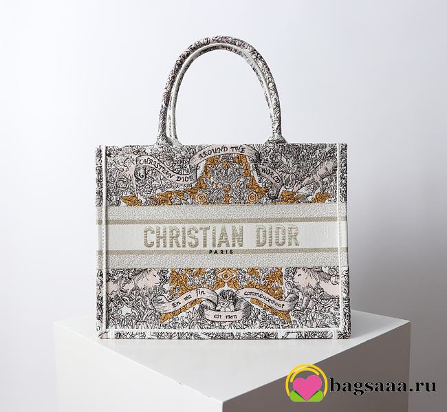 Bagsaaa Medium Dior Book Tote Latte Embroidery with Gold-Tone Dior Around the World Motif - 36 x 27.5 x 16.5 cm - 1