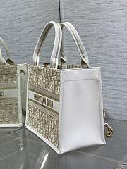 Bagsaaa Small Dior Book Tote Dior Oblique Embroidery with Gold-Tone Metallic Thread and Latte Calfskin - 26.5 x 22 x 14 cm - 2