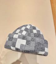 Bagsaaa LV Crush Damoflage Pearls Beanie M7874A Gray Reversibel - 3