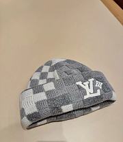 Bagsaaa LV Crush Damoflage Pearls Beanie M7874A Gray Reversibel - 2