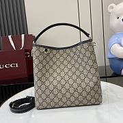 Bagsaaa Gucci GG Emblem small shoulder bag 815103 beige & black - 25 x 25 x 15.5cm - 1