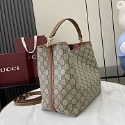 Bagsaaa Gucci GG Emblem small shoulder bag 815103 beige & brown - 25 x 25 x 15.5cm - 2