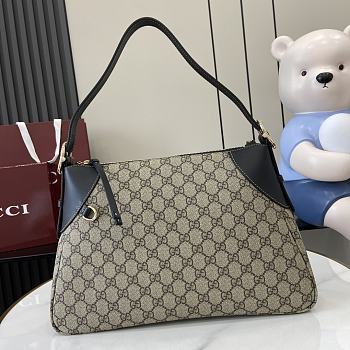 Bagsaaa Gucci GG Emblem medium shoulder bag 815217 beige & black - 37 x 23 x 8cm