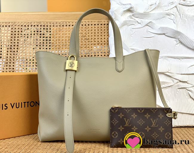 Bagsaaa Louis Vuitton M25343 Low Key Cabas MM Bag Clay Green - 47 x 30 x 14 cm - 1