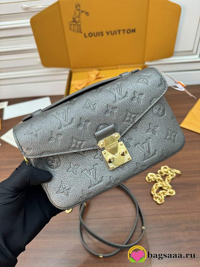 Bagsaaa Louis Vuitton M11998 Pochette Métis East West Bag Gunmetal Grey - 21.5 x 13.5 x 6 cm - 1