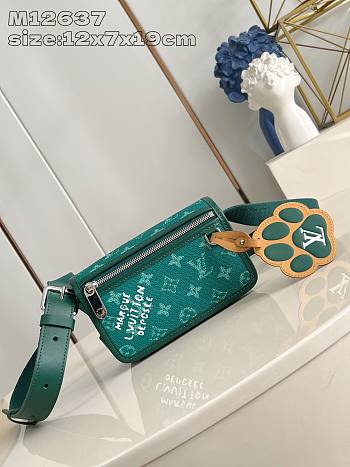 Bagsaaa Louis Vuitton M12637 Bosphore Bag Green - 19 x 12 x 7 cm