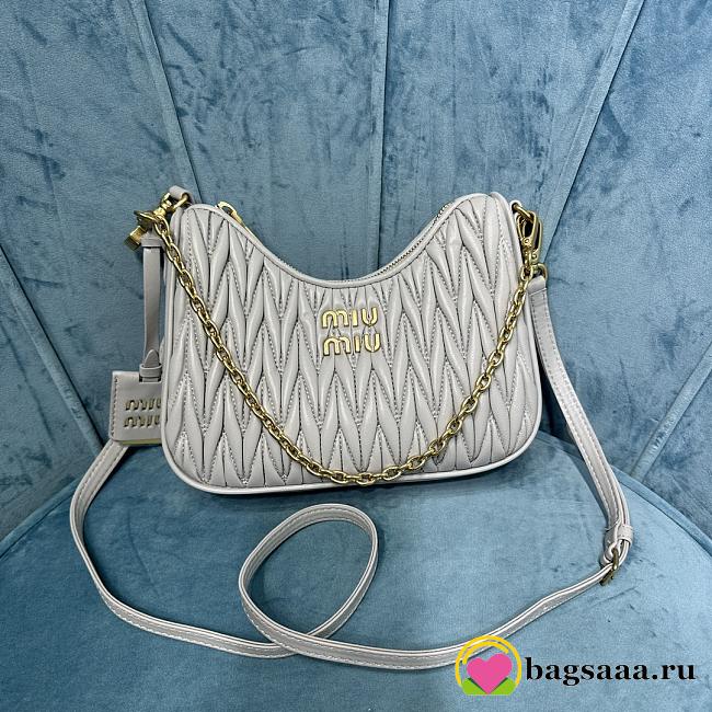 Bagsaaa Miumiu Matelassé nappa leather shoulder bag 5BH211 Light Gray - 20x17x5 cm - 1