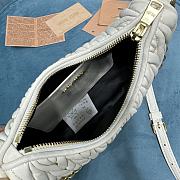 Bagsaaa Miumiu Matelassé nappa leather shoulder bag 5BH211 White - 20x17x5 cm - 2