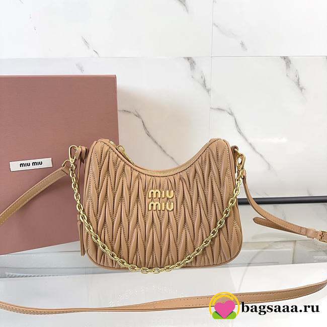 Bagsaaa Miumiu Matelassé nappa leather shoulder bag 5BH211 Beige - 20x17x5 cm - 1