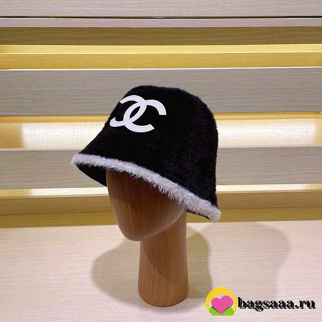 Bagsaaa Chanel Fur Bucket Hat Black - 1