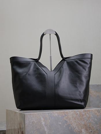 Bagsaaa YSL Y Tote In Leather Black - 37 X 32 X 27–22 CM