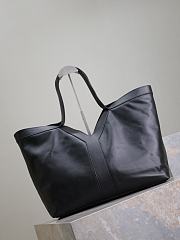 Bagsaaa YSL Y Tote In Leather Black - 37 X 32 X 27–22 CM - 2