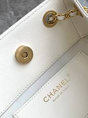 Bagsaaa Chanel Backpack AS5310 White Lambskin - 24.5 x 18 x 8cm - 2