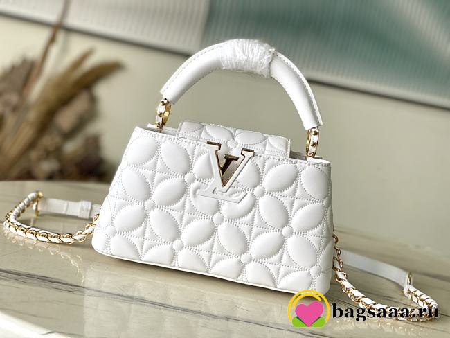 Bagsaaa Louis Vuitton M25283 Capucines East-West Mini White - 22 x 12 x 8 cm - 1