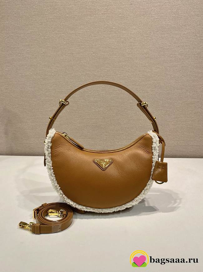 Bagsaaa Prada Arqué small shearling shoulder bag 1BC194 - 22.5 cm - 1