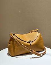 Bagsaaa Toteme T-Lock grained-leather clutch tan (brown) - 26cm - 4