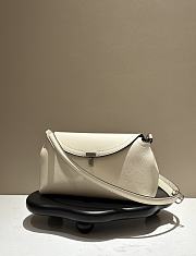 Bagsaaa Toteme T-Lock grained-leather clutch white - 26cm - 3