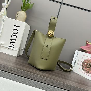 Bagsaaa Loewe Mini Pebble bucket in smooth calfskin olive green - 16*16*19.5CM