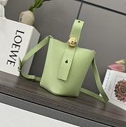 Bagsaaa Loewe Mini Pebble bucket in smooth calfskin light green - 16*16*19.5CM - 1