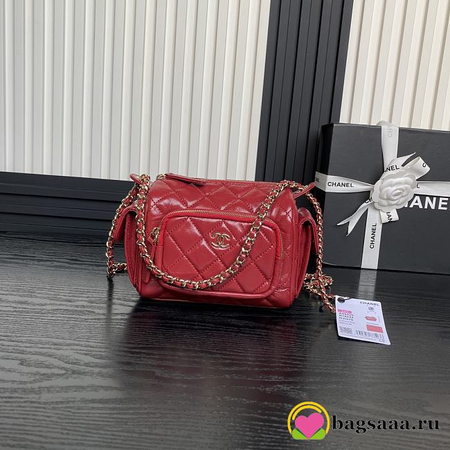 Bagsaaa Chanel Small Camera Case AS5220 Red - 13 x 23 x 15cm - 1