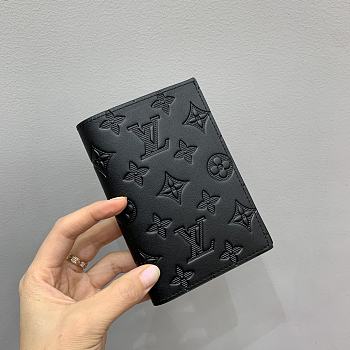 Bagsaaa Louis Vuitton M13187 Passport Cover Black - 10cm