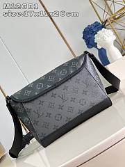 Bagsaaa Louis Vuitton M12681 Pulse Messenger Bag - 26.6 x 17 x 11 cm - 4