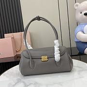 Bagsaaa Miu Miu Leather shoulder bag 5BD265 gray - 28 cm - 1