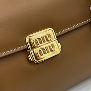 Bagsaaa Miu Miu Leather shoulder bag 5BD265 brown - 28 cm - 2