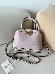 Bagsaaa Valentino Garavani Rockstud Small Handbag In Grainy Calfskin Light Pink - 21cm - 1