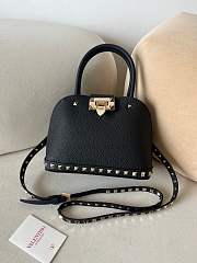 Bagsaaa Valentino Garavani Rockstud Small Handbag In Grainy Calfskin Black - 21cm - 1