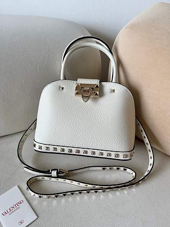 Bagsaaa Valentino Garavani Rockstud Small Handbag In Grainy Calfskin Ivory - 21cm