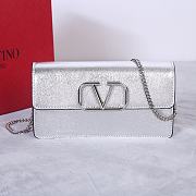 Bagsaaa Valentino Vlogo Signature Metallic Grainy Calfskin Wallet With Chain - 20cm - 1