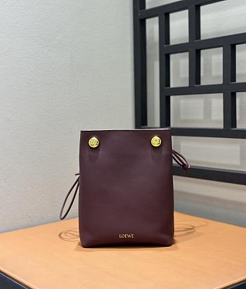 Bagsaaa Loewe Pebble pouch in smooth calfskin Dark Burgundy - 21.5cm