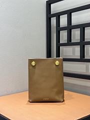 Bagsaaa Loewe Pebble pouch in smooth calfskin beige - 21.5cm - 2