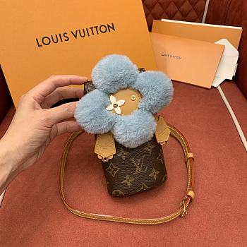 Bagsaaa Louis Vuitton M12269 Vivienne Phone Pouch Azur Frost - 17.5cm