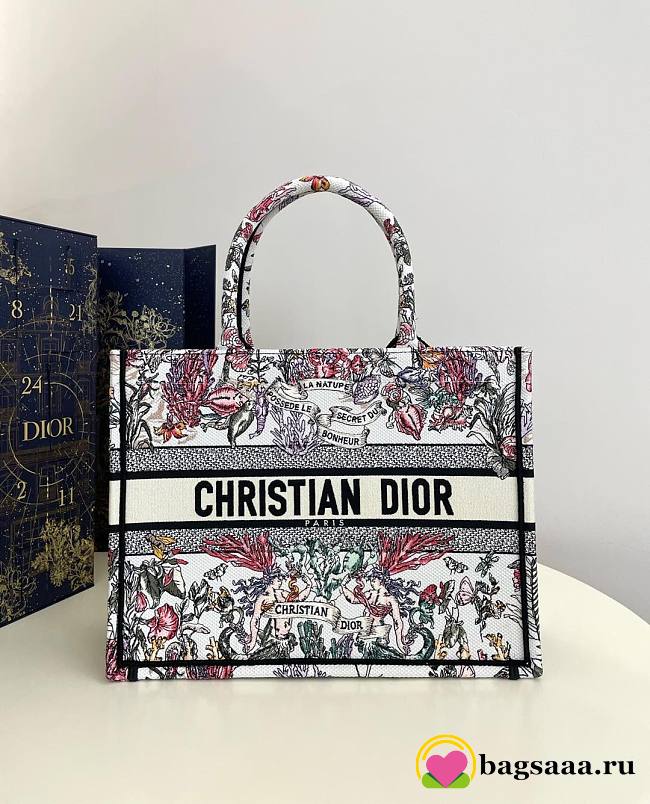 Bagsaaa Medium Dior Book Tote Latte Embroidery with Multicolor Dior Cabinet de la Mer Motif - 36 x 27.5 x 16.5 cm - 1