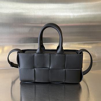 Bagsaaa Bottega Veneta East-West Arco Tote 776778 Black - 22cm