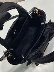 Bagsaaa Prada Padded Re-Nylon mini-bag with bow 1BA359 black - 18cm - 3