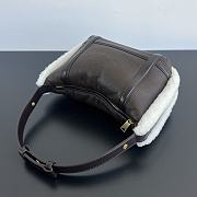 Bagsaaa Bottega Veneta Wallace Mini Lamb Fur Top-Handle Bag - 20cm - 4