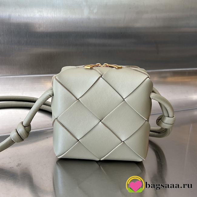 Bagsaaa Bottega Veneta Mini Cassette Camera Bag 701915 Light Green - 15cm - 1