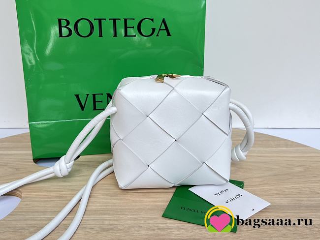 Bagsaaa Bottega Veneta Mini Cassette Camera Bag 701915 White - 15cm - 1