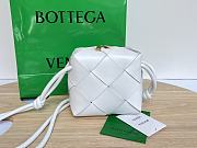 Bagsaaa Bottega Veneta Mini Cassette Camera Bag 701915 White - 15cm - 1