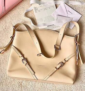 Bagsaaa Givenchy Medium Voyou bag in leather beige - 40cm