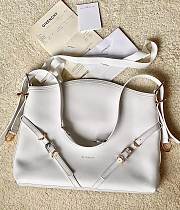 Bagsaaa Givenchy Medium Voyou bag in leather ivory - 40cm - 1