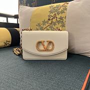 Bagsaaa Small Valentino Garavani Vain Shoulder Bag Ivory - 19.5cm - 1