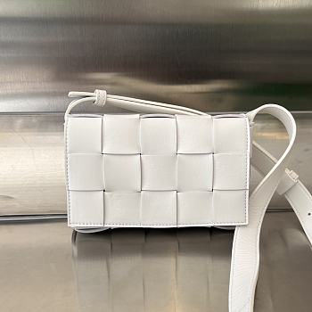 Bagsaaa Bottega Veneta Small Cassette 730848 White - 19cm