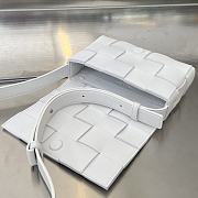 Bagsaaa Bottega Veneta Small Cassette 730848 White - 19cm - 2