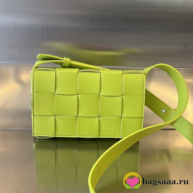 Bagsaaa Bottega Veneta Small Cassette 730848 Neon Green - 19cm - 1